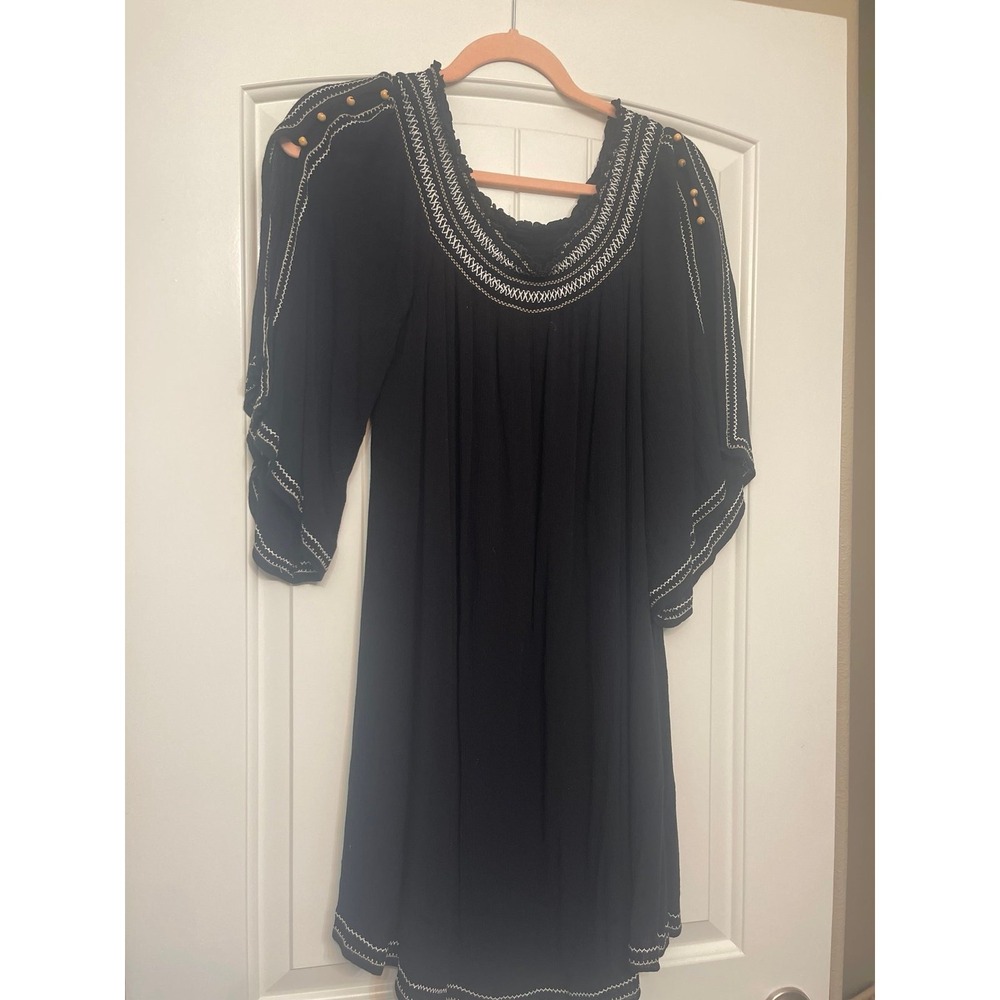 Dress‎